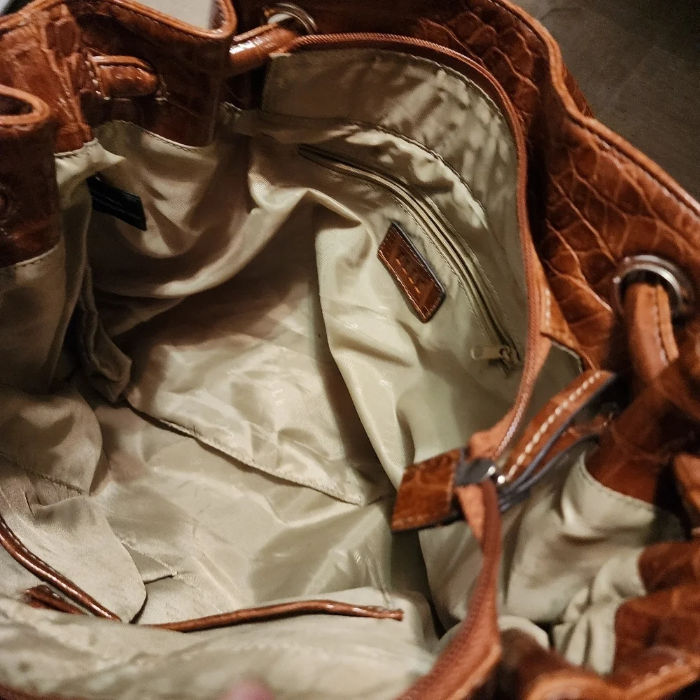 Elle Embossed Brown Vinyl Shoulder Bag - Picture 7 of 13